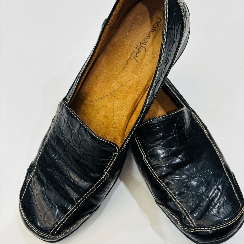 Naturalizer Textured Black Women’s Loafers size 8 mint condition